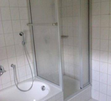 Badezimmer Wohnung DG rechts 3