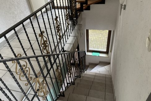 1. Treppe zur Haustür