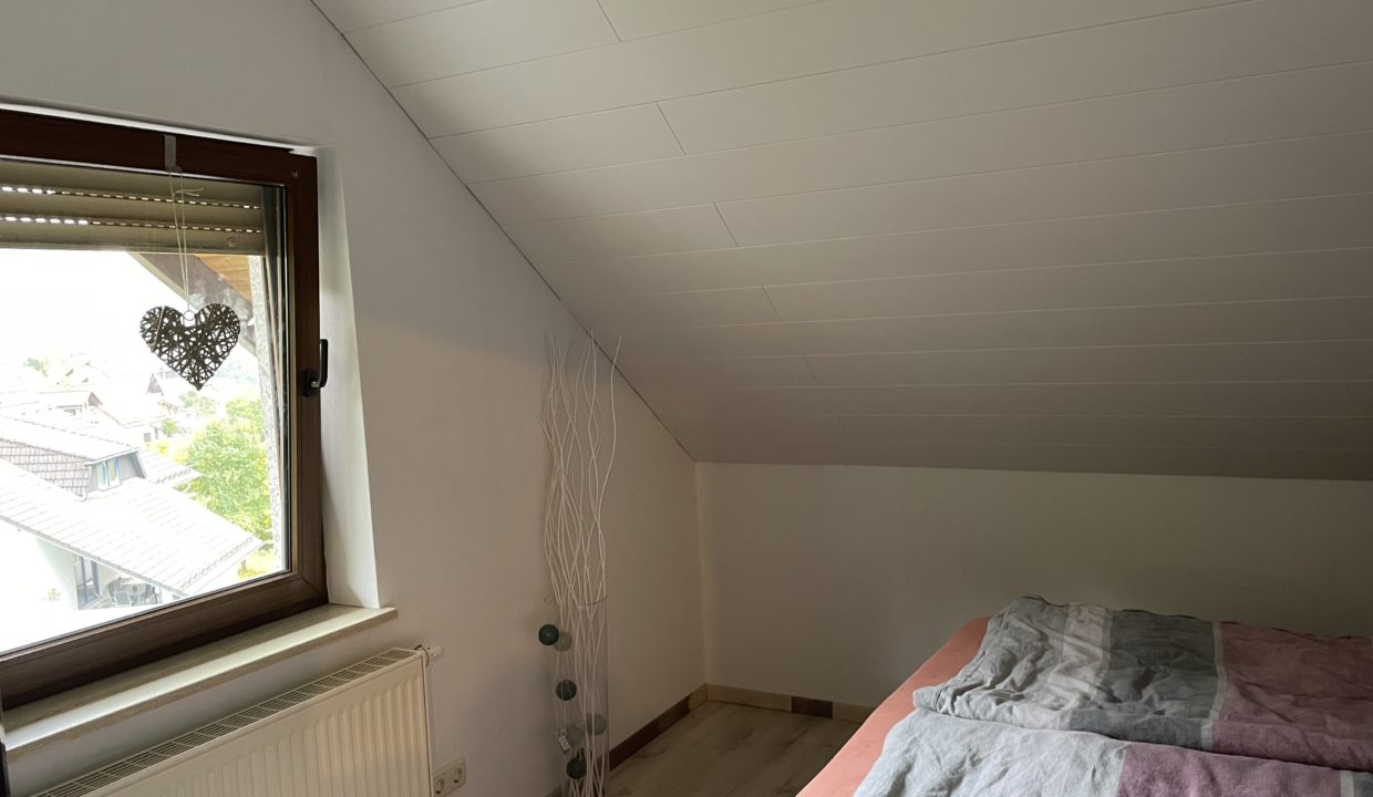 3. Weitere Ansicht Schlafzimmer DG