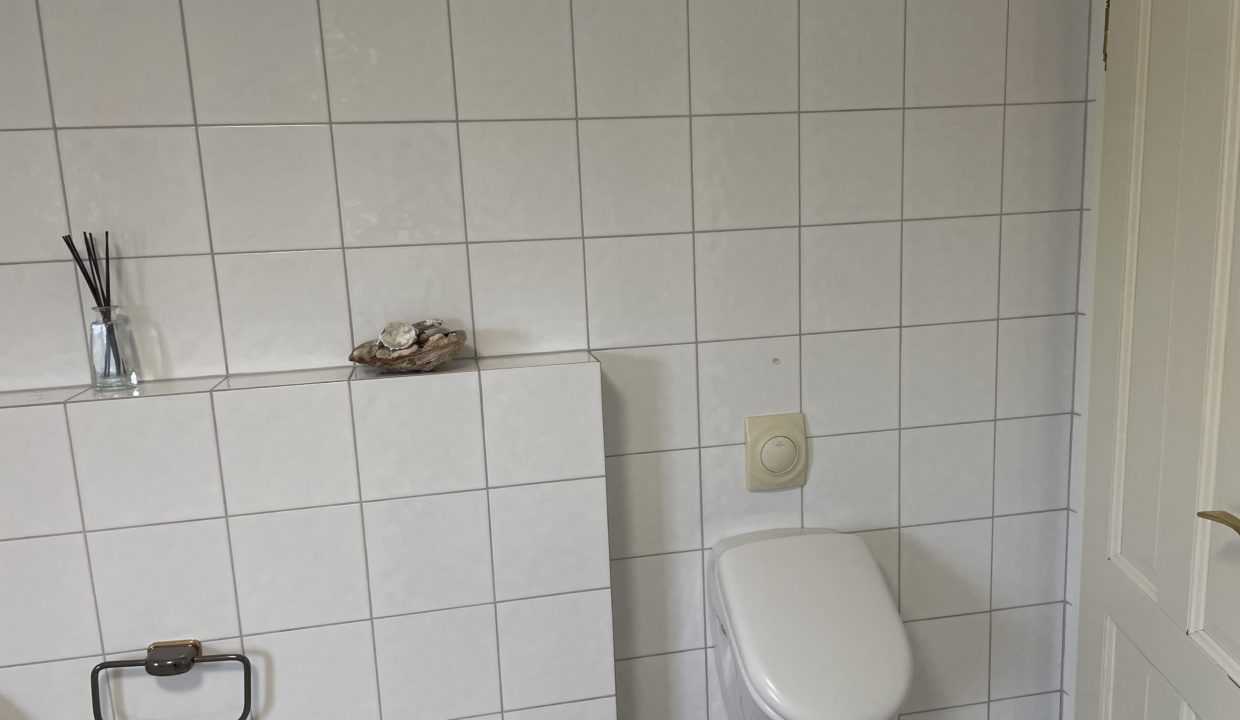 Badezimmer mit Urinal DG