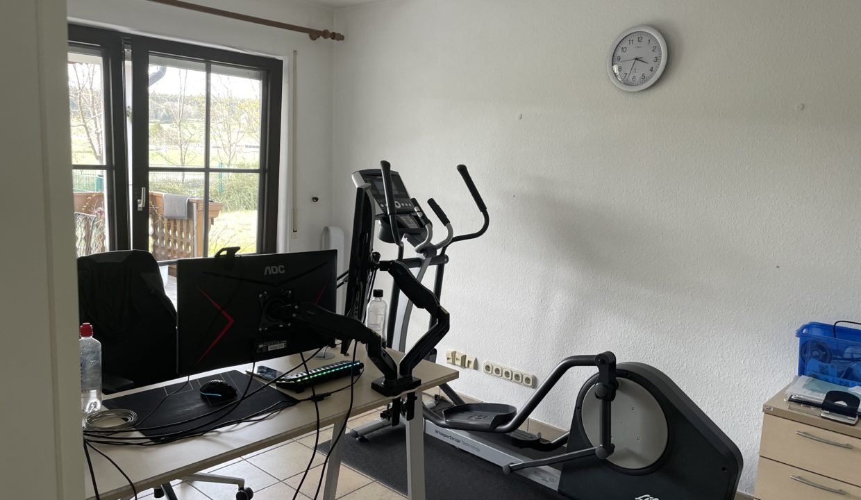 Büro oder Fitnessraum EG